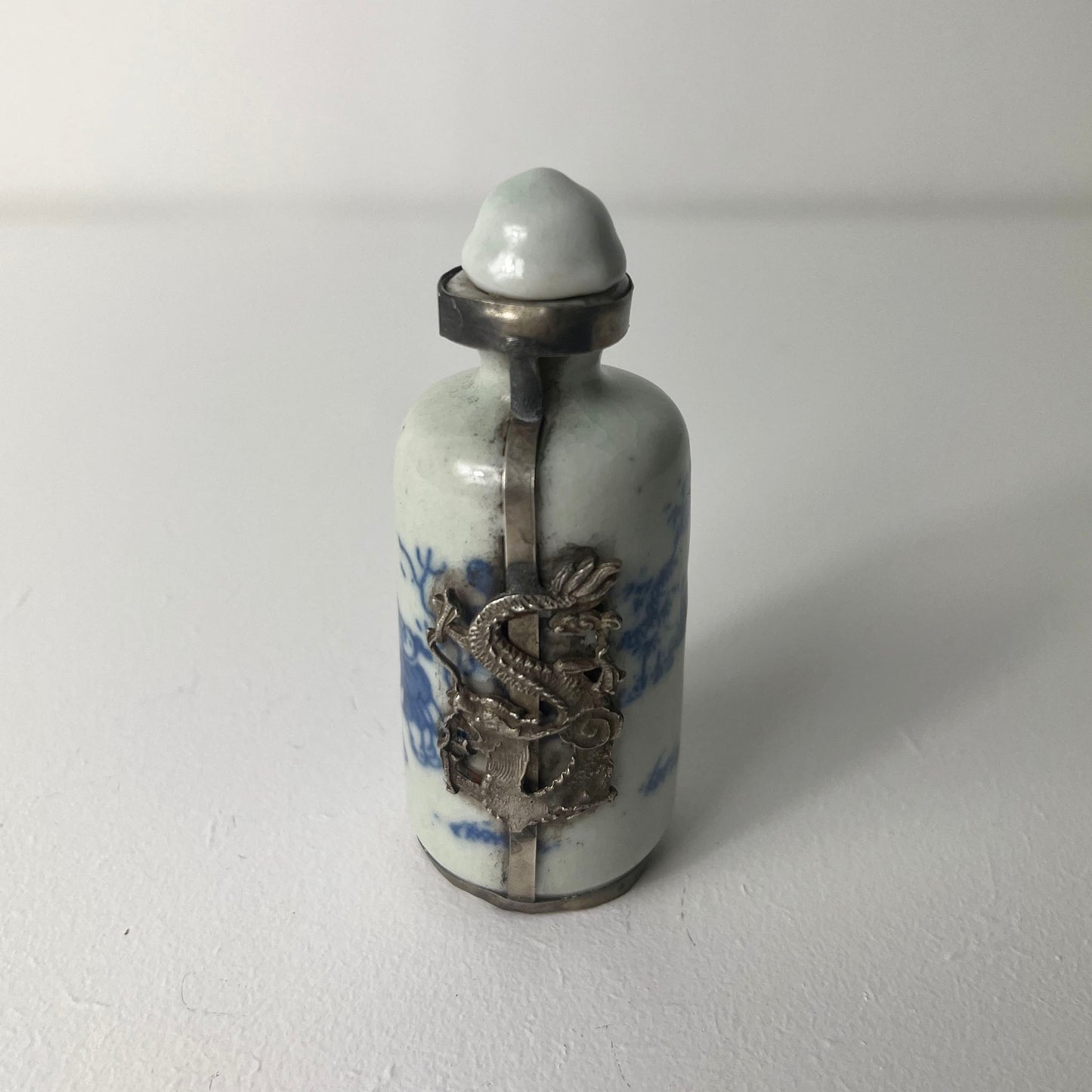 Perfume/Snuff bottle, Chinese -With ornate bracket.
