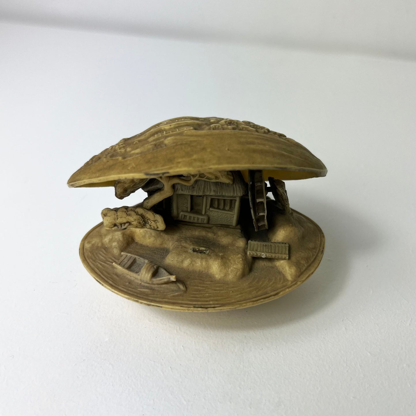 Celluloid Small Clam shell, vintage Japanese sculpture village.