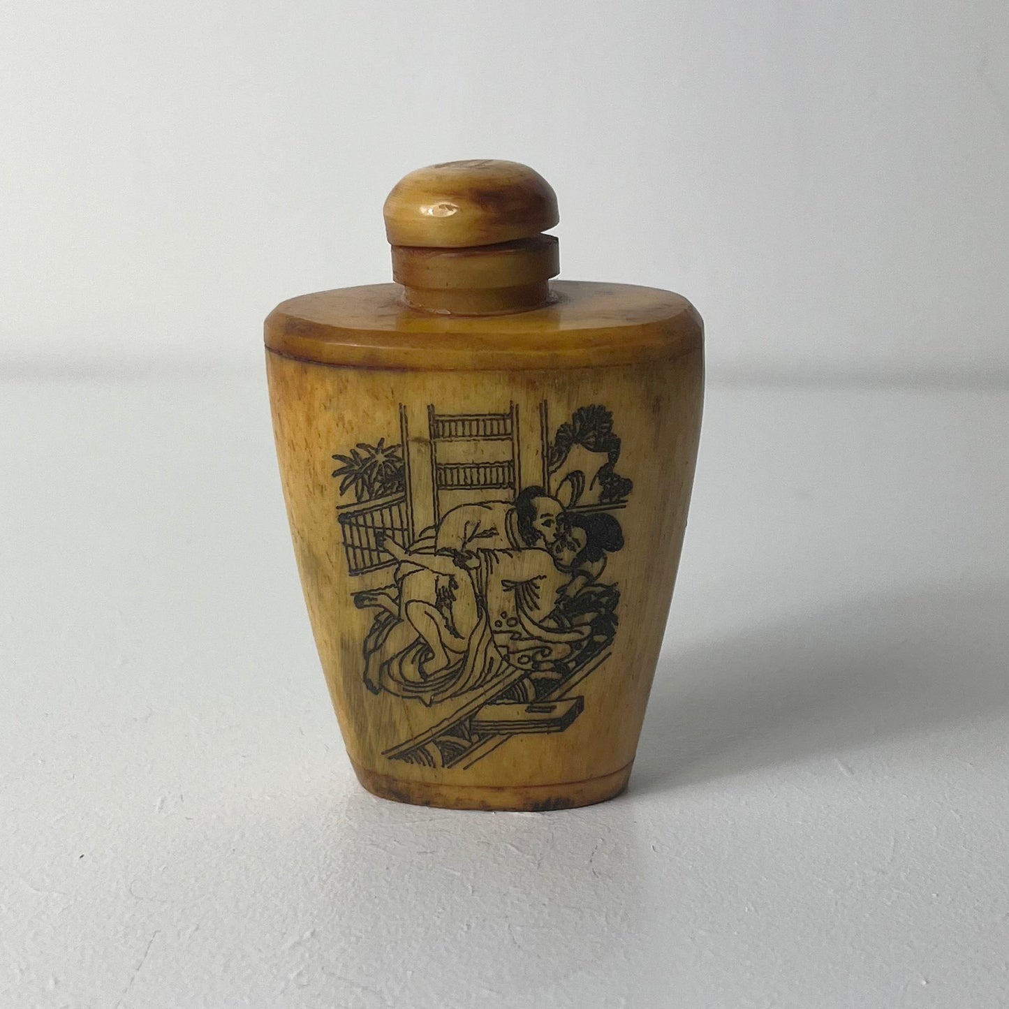 Perfume/Snuff bottle, Chinese - Made from animal bone.