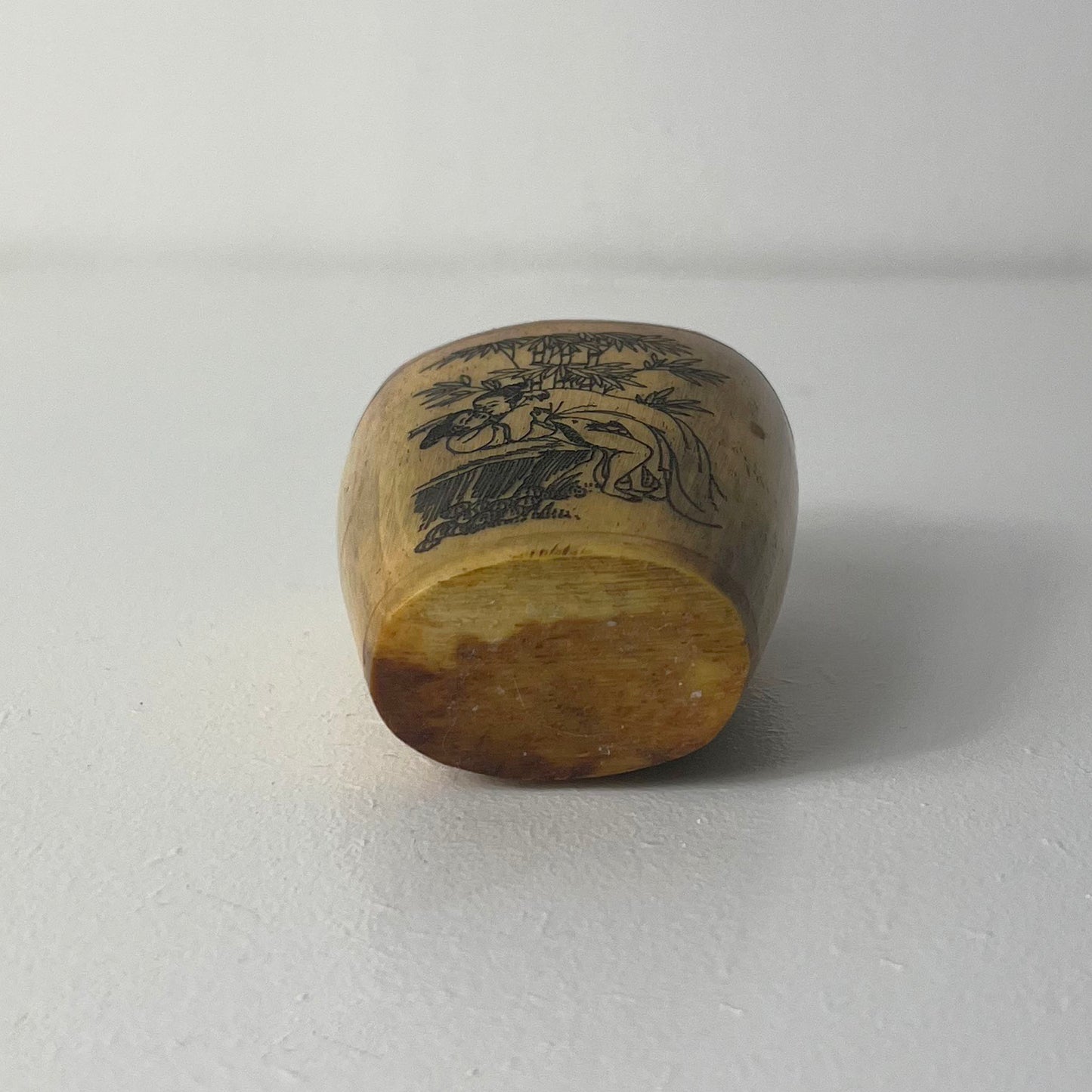 Perfume/Snuff bottle, Chinese - Made from animal bone.