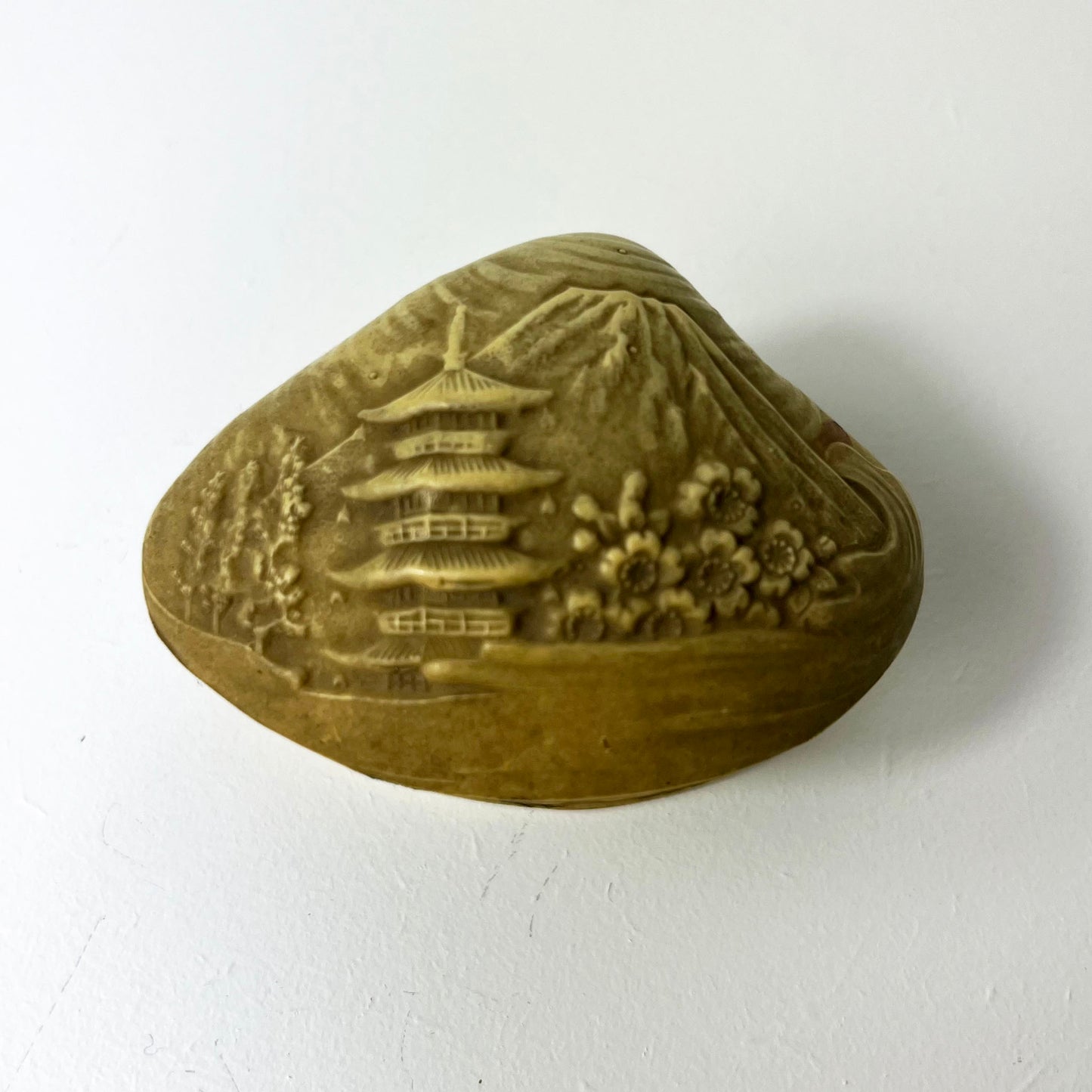Celluloid Small Clam shell, vintage Japanese sculpture village.